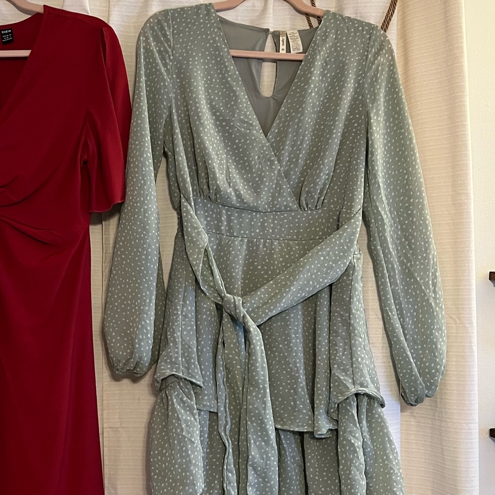 Knee length springtime dress ✨